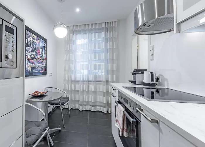 Sunny By Jr - Monthly Apartamento